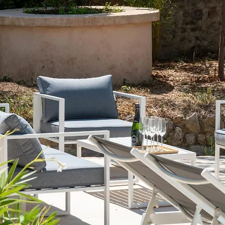 3-brba Private Garden 5min Beach Apartment